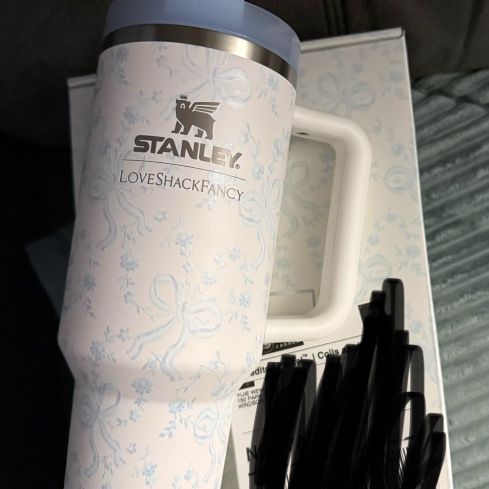 Stanley 40oz NO OFFERS - Picture 2 of 2